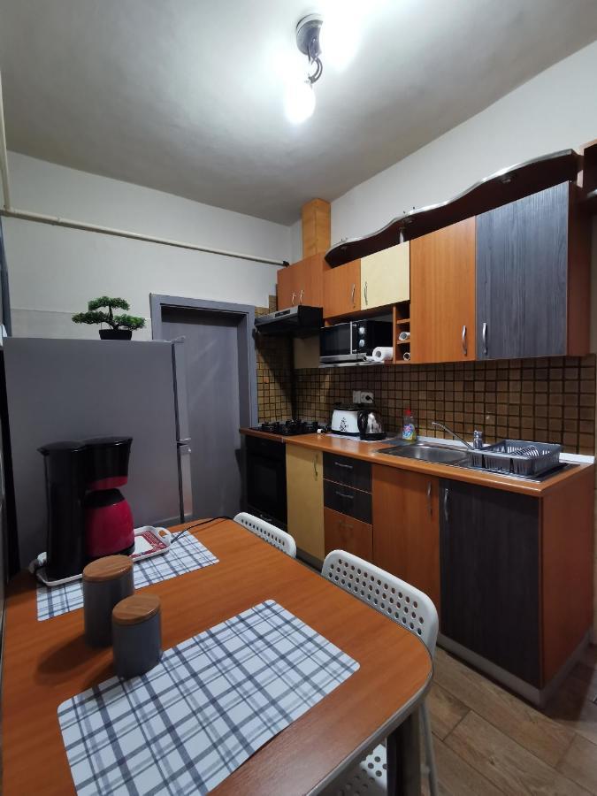 Fun House - Spacious Apartment Near Old Town Brasov Exterior photo