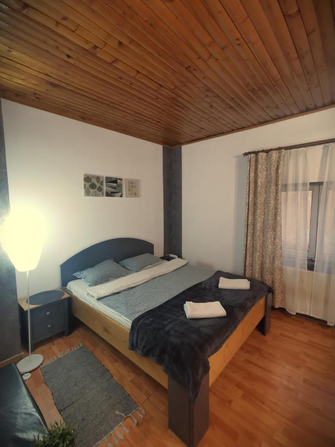 Fun House - Spacious Apartment Near Old Town Brasov Exterior photo
